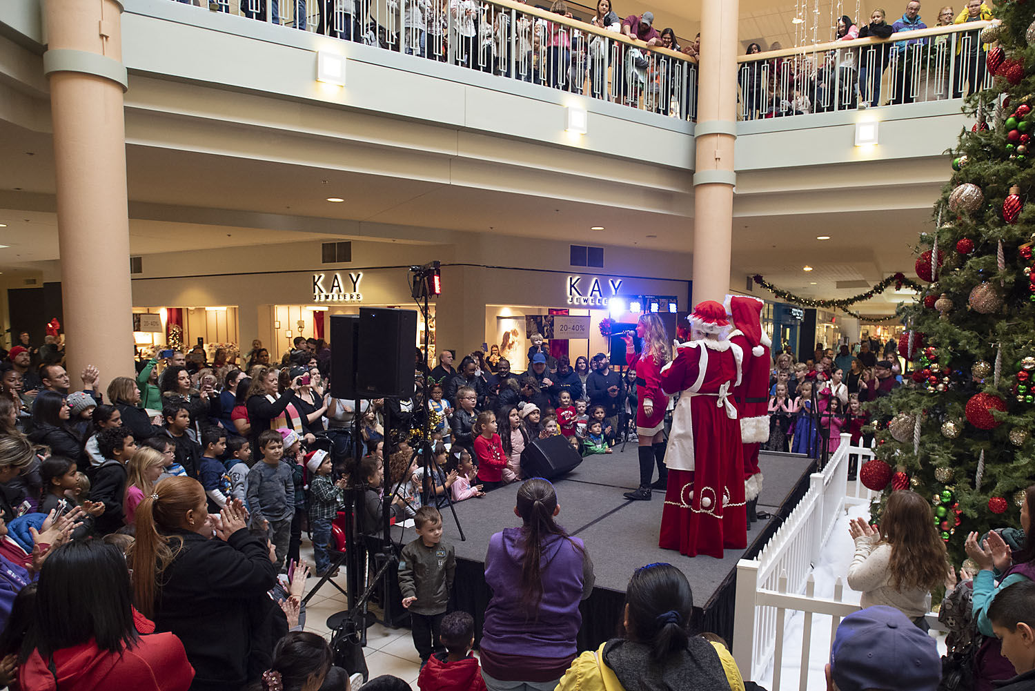 111118_nws_santa